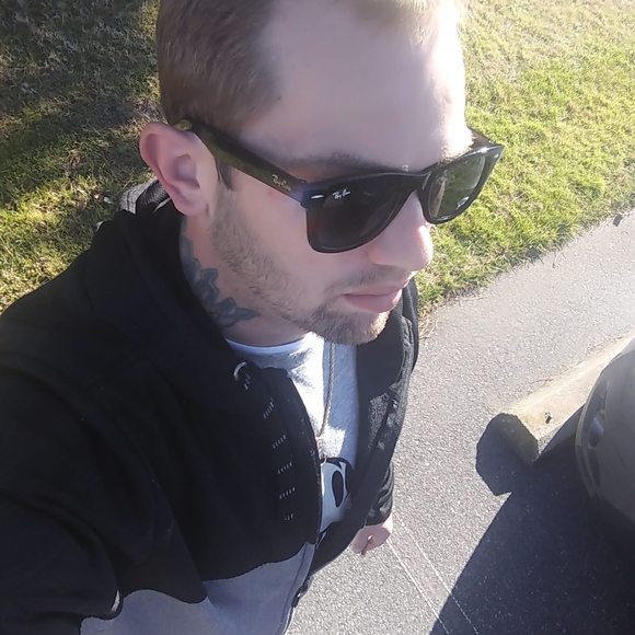 Meet your Posher, David - Picture 1 of 1